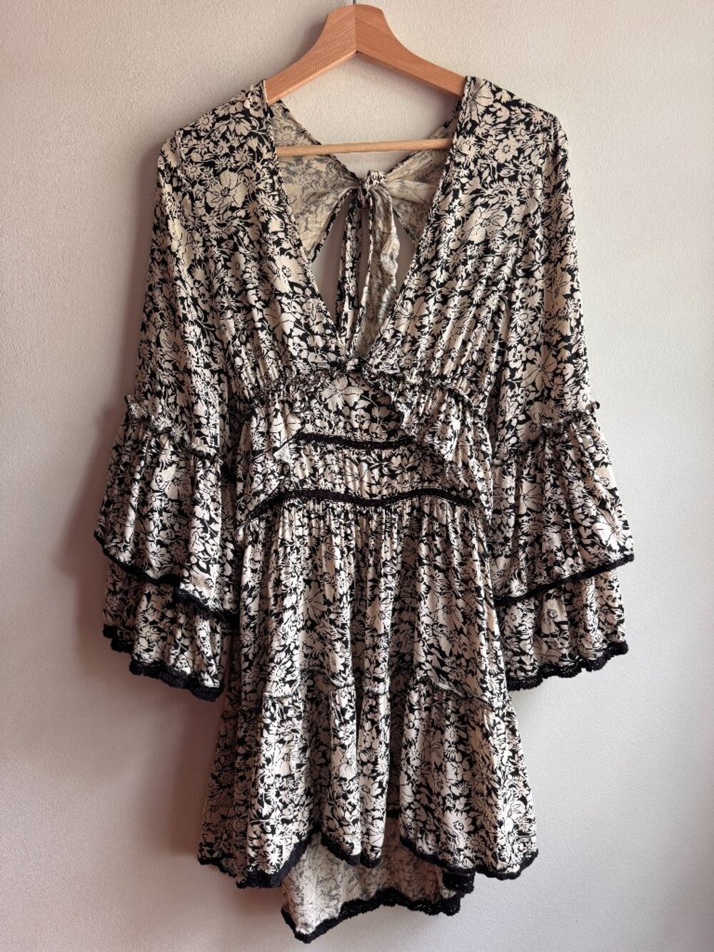 Free People Boho Floral Kristall Mini Dress Lace Bell Sleeve Halter Size Small